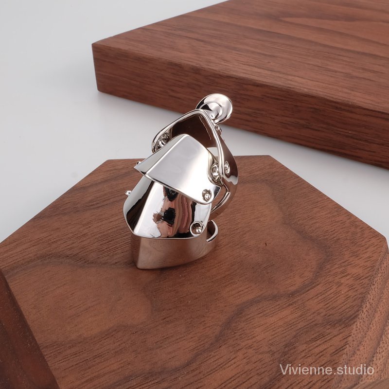 Nhẫn Vivienne West wood Gold Titanium Ba Màu Đen Bạc Áo Giáp Bốn Cánh