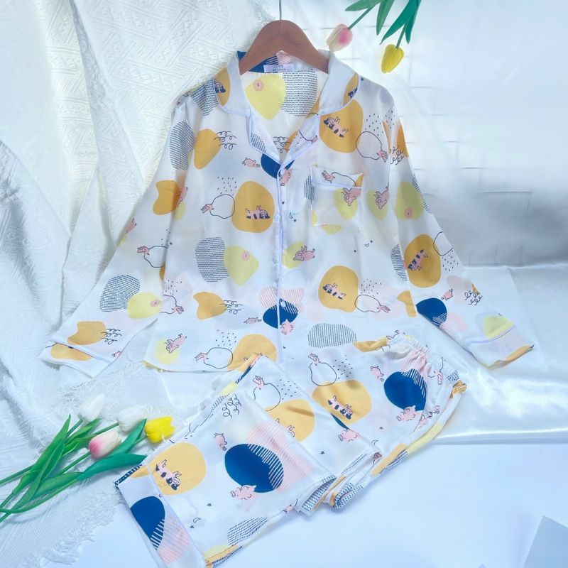 Set xinh xỉu : lụa satin hoạ tiết đẹp mê mẩn , lên dáng cực xinh , chất vải xuông mướt. Nhìn đã thấy mê . lo QAa⁰à⁰⁹⁹p