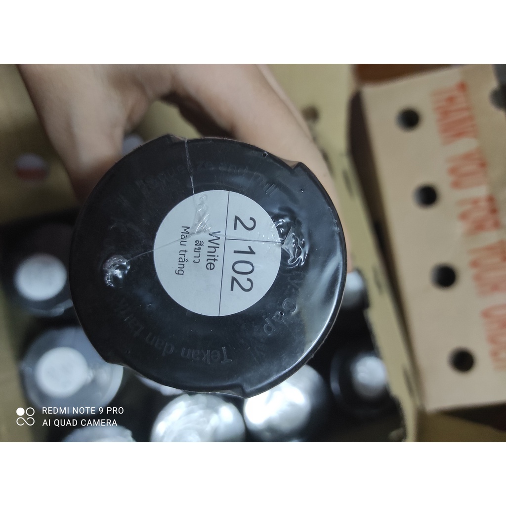 CHAI SƠN SAMURAI SƠN XỊT MÀU TRẮNG MÃ MÀU 102 400ML TỪ NHẬT BẢN