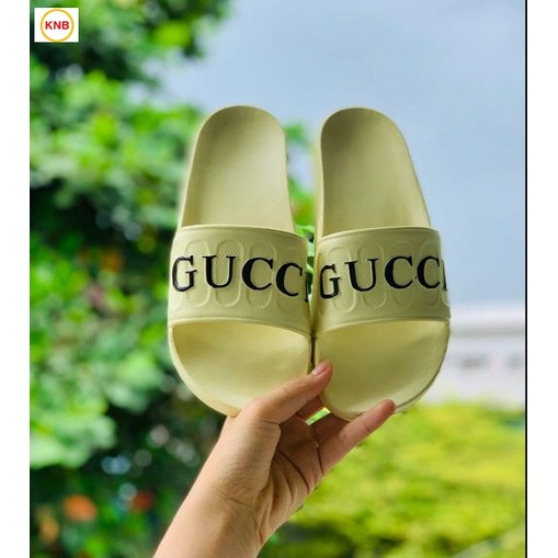 DÉP GUCCI NAM THỜI TRANG CAO CẤP-DÉP QUAI NGANG GUCC.I CHẤT LIỆU CAO SU NON CAO CÂP CHỐNG THẤM NƯỚC-CHỮ NỔI MÀU VÀNG