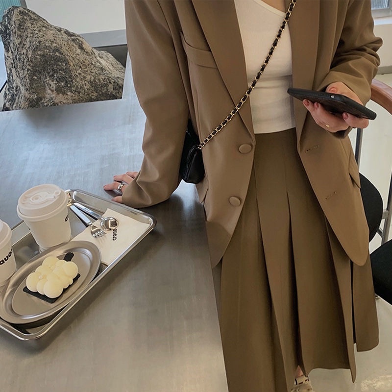 Set áo khoác blazer + chân váy dài xếp ly màu nâu tây ulzzang