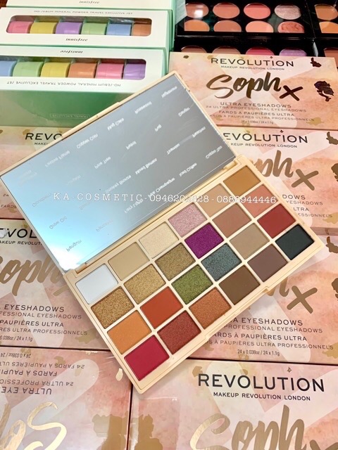 Bảng Phấn Mắt Soph x Makeup Revolution London Ultra Eyeshadows