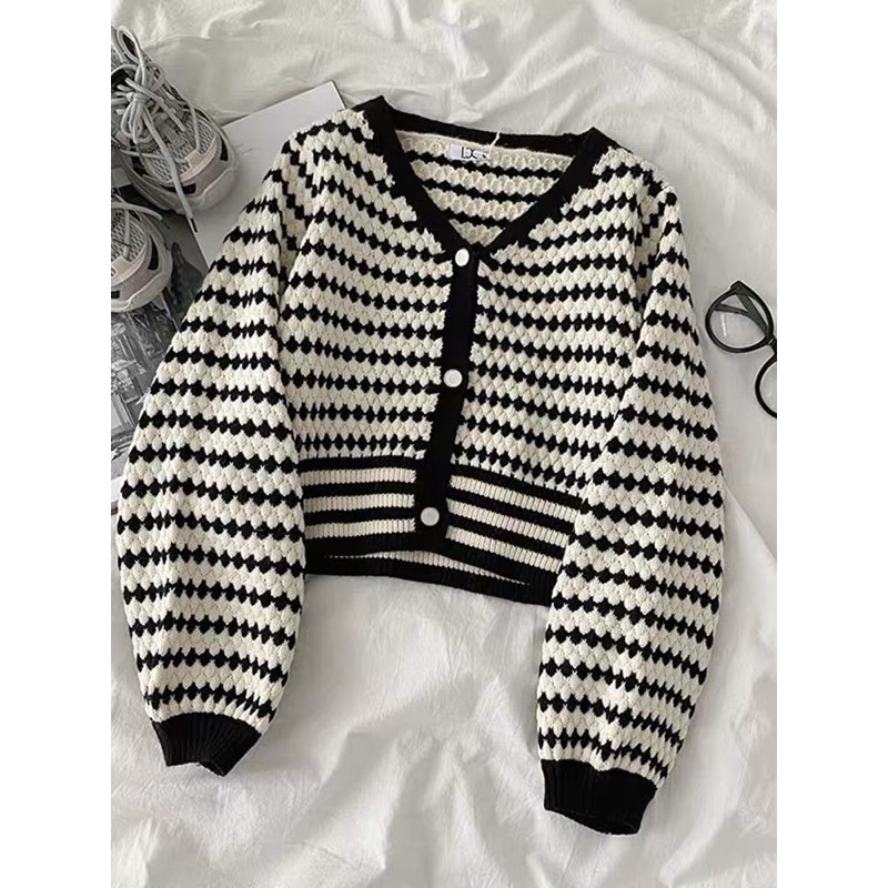 Áo Cardigan len dáng ngăn cổ Tim