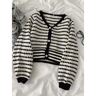 Áo Cardigan len dáng ngăn cổ Tim