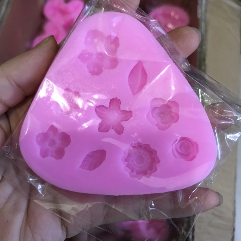Khuôn hoa silicon 4d trang trí bánh