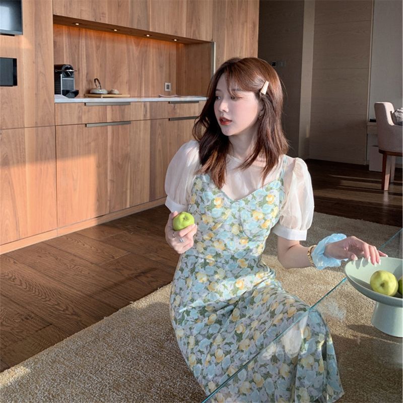 Set đầm hai dây họa tiết hoa và áo ngắn tay phong cách Hàn Quốc cho nữ có bán lẻ