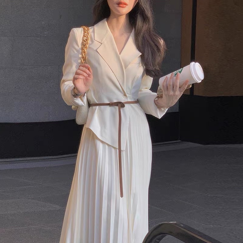 Set váy thiết kế dập li cổ vest kèm đai hai màu sang chảnh | BigBuy360 - bigbuy360.vn