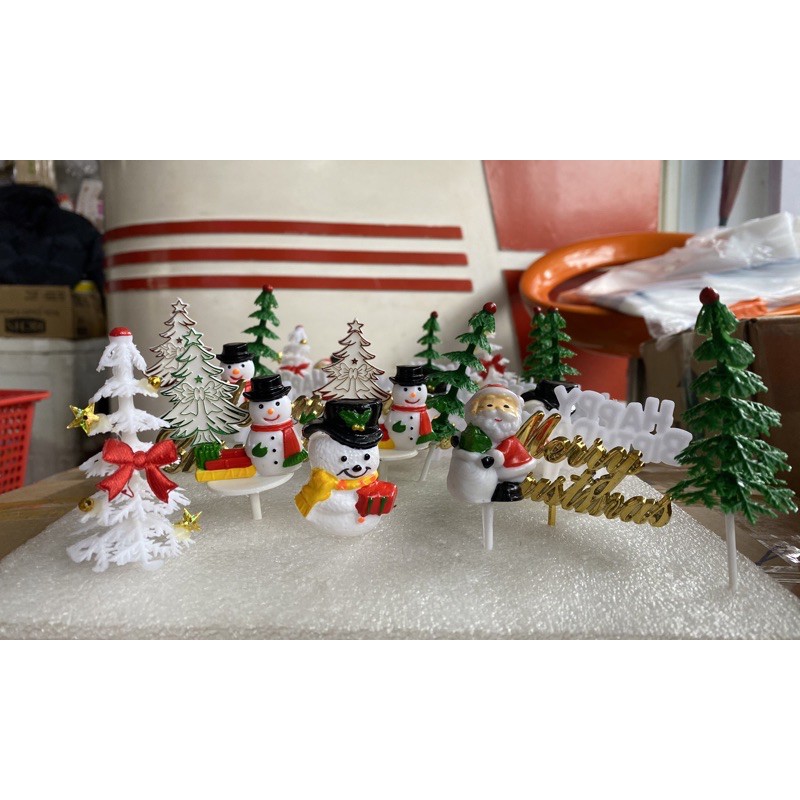 Cắm bánh noel