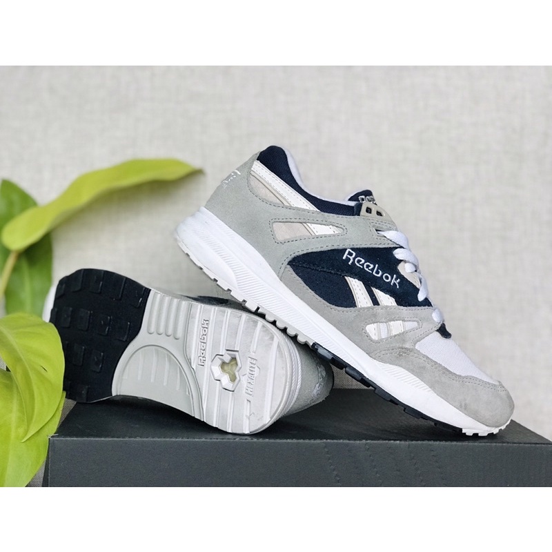 Giày Reebok Ventilator Pop-size 34