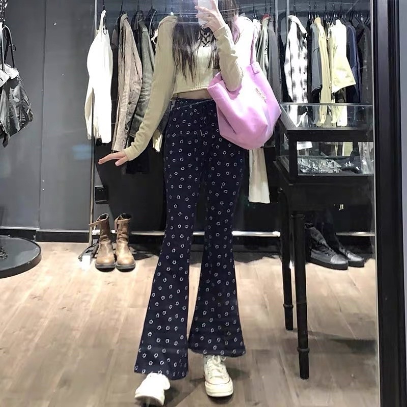 Quần ống loe lưng cao thể thao mặt cười