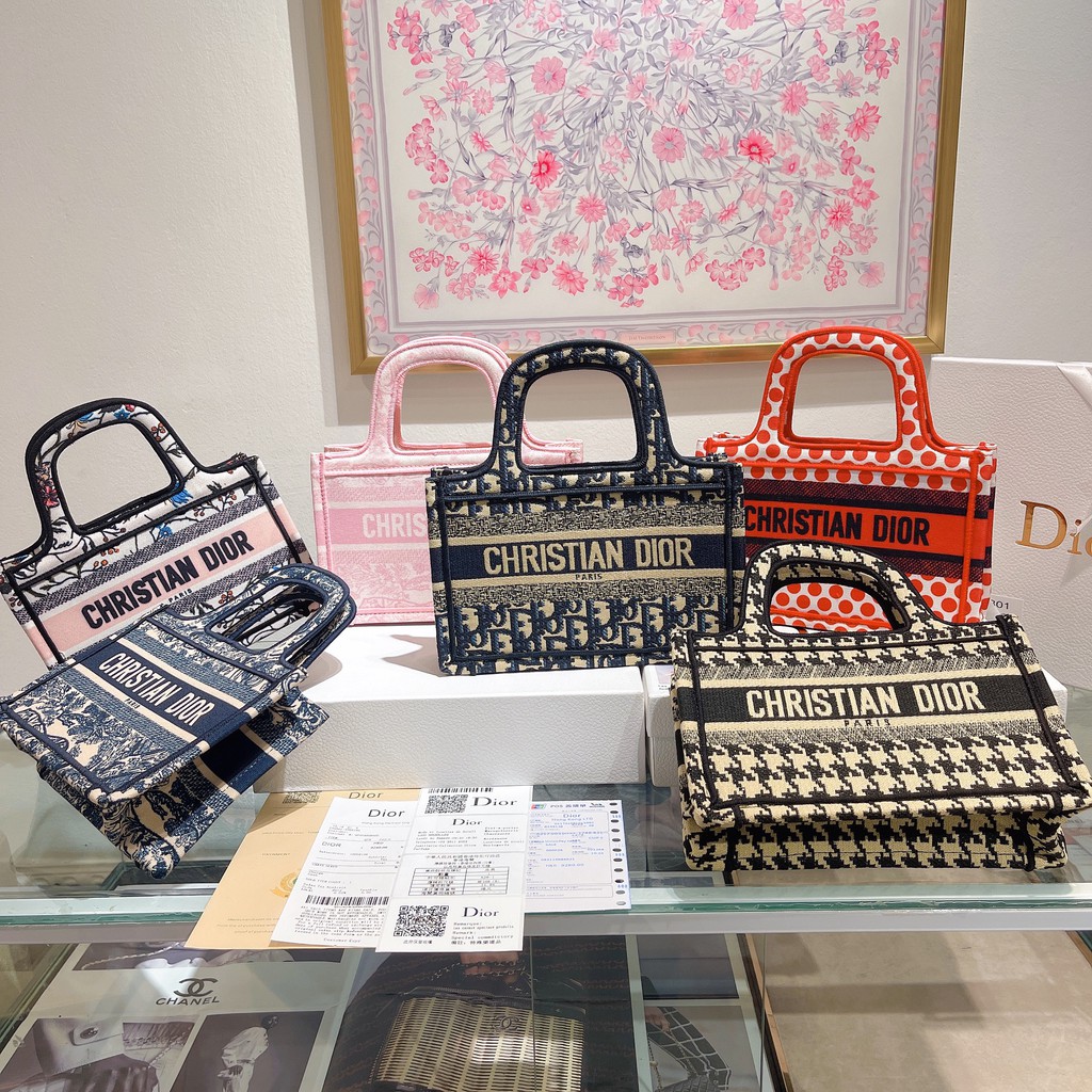 Túi xách tote mini họa tiết thêu