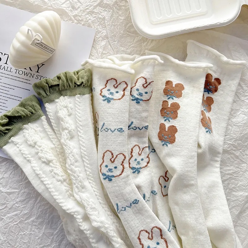 1 Đôi Tất Cotton Ngang Bắp Chân In Họa Tiết Thỏ Hoạt Hình Phối Ren Trắng Xanh Lá Thời Trang Mùa Thu Cho Nữ