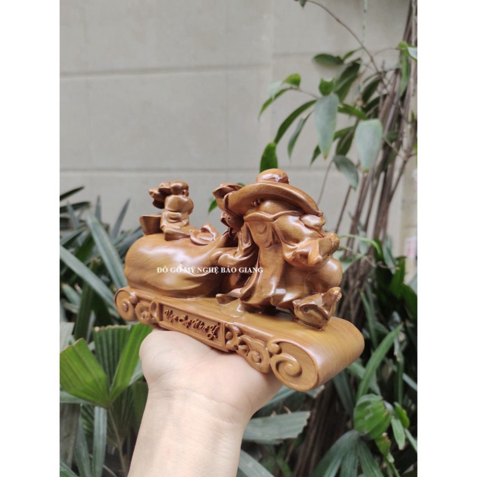 Tượng phật di lặc nhất phúc để xe oto