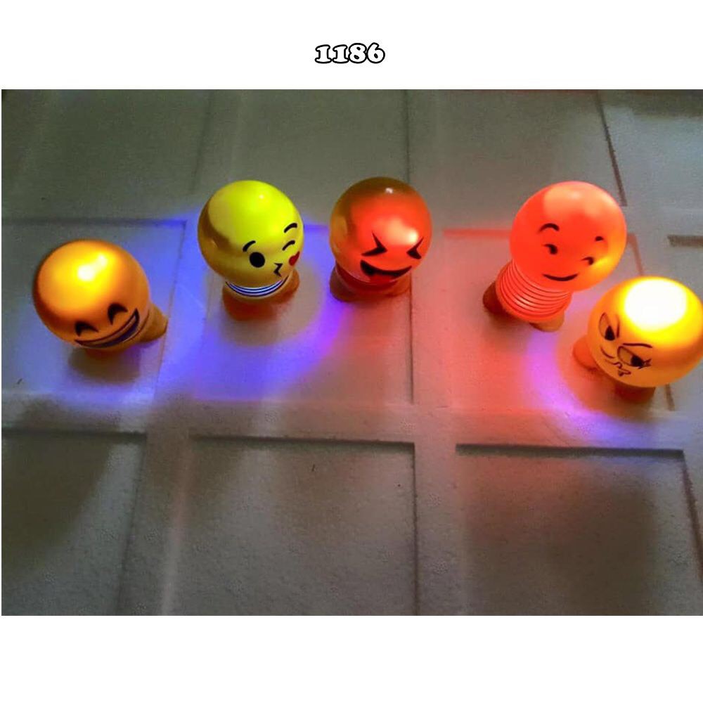 Thú Nhún Emoji có đèn led con lắc lò xo vui nhộn, sticker mặt biểu cảm Hot trend 2019 [ Giao mẫu ngẫu nhiên ]