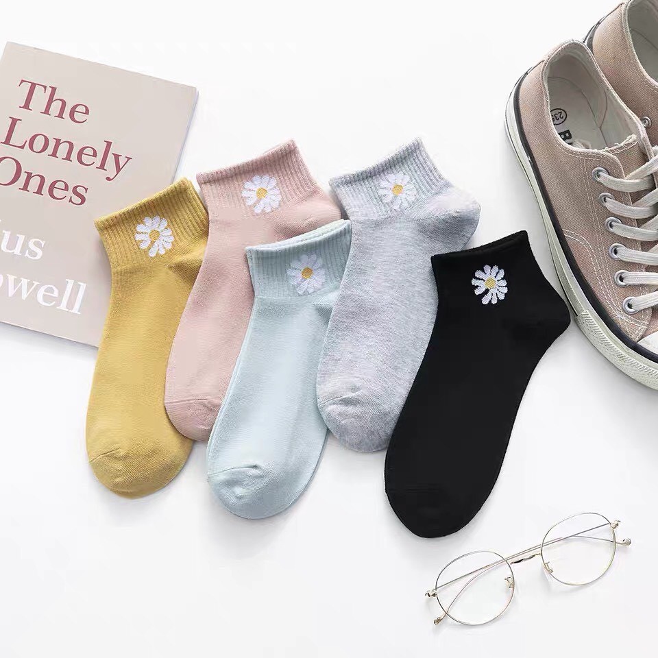 Combo 3 đôi tất hoa cúc màu ngẫu nhiên