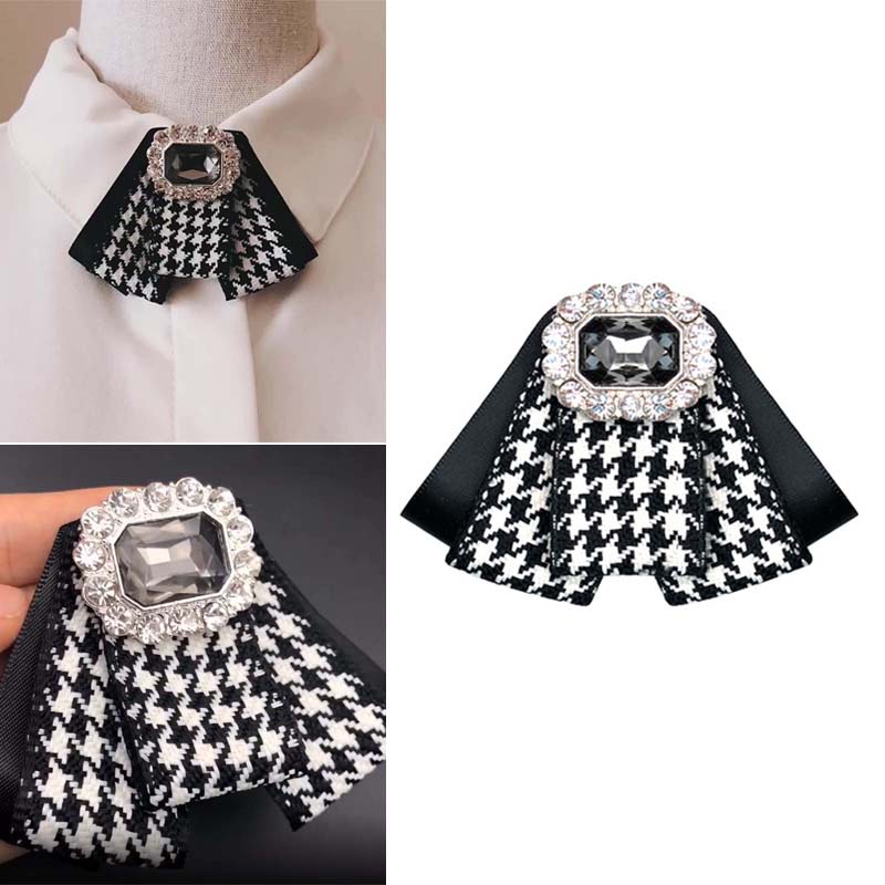 Nơ Cài Cổ Áo Họa Tiết Caro Trắng Đen Đính Pha Lê Cổ Điển Cho Nữ