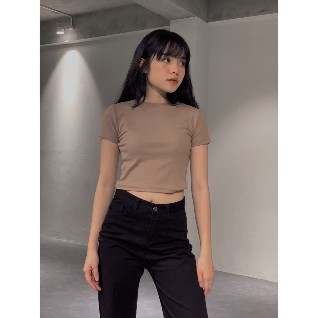 ÁO CROPTOP TRƠN THUN TĂM 4 MÀU TRENDY 2021 CHUBBIE bốn màu đen/trắng/xanh bơ/nâu - CROPTOP ACN015 | BigBuy360 - bigbuy360.vn