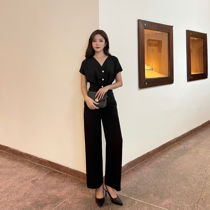 Sonia Blouse / Áo sơ mi cổ tim may chiết eo