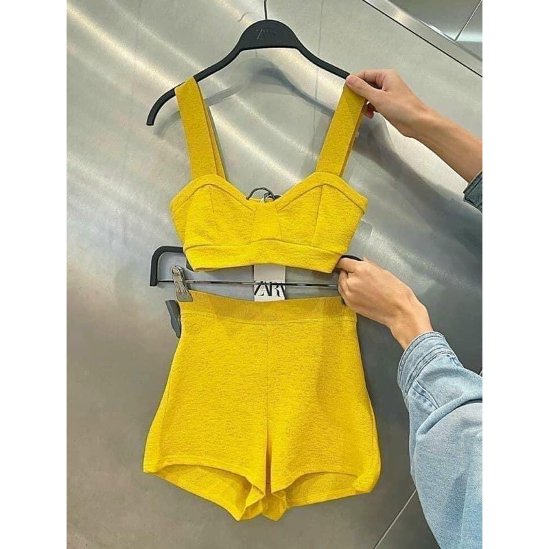 Set bikini vàng hà hồ cực hot