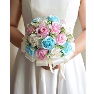 BÓ HOA CƯỚI CẦM TAY CÔ DÂU BẰNG HOA HỒNG SÁP THƠM MÀU XANH DƯƠNG NHẠT MÀU PASTEL HIỆN ĐẠI, SANG TRỌNG