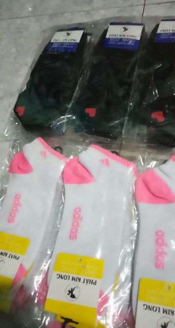 1 đôi vớ nữ siêu đáng yêu có 3 màu trắng, đen và xám