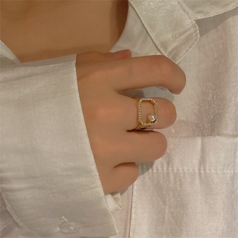 Nhẫn đính ngọc trai nhân tạo thiết kế đơn giản thời trang