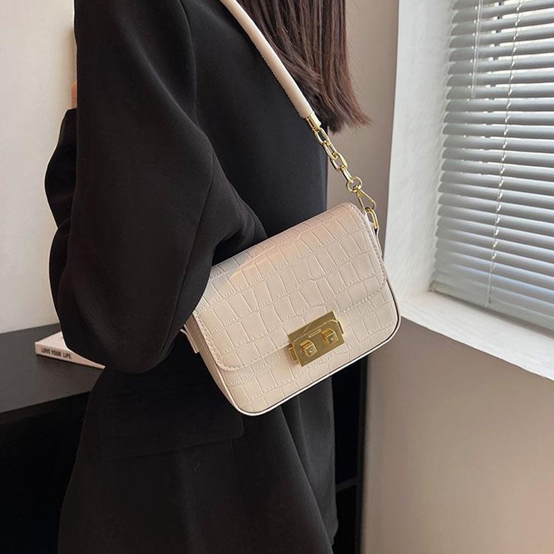 Túi đeo dưới cánh tay IELGY hình vuông cỡ nhỏ phối dây đeo sợi xích thời trang cho nữ