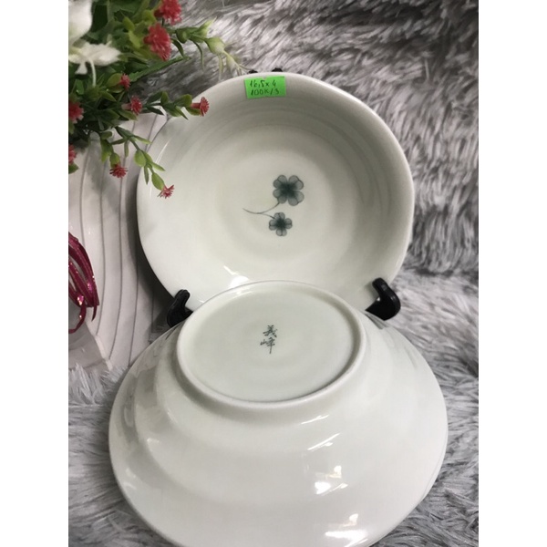Bát tô lỡ nhiều mẫu