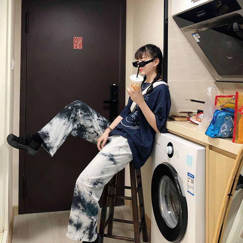 Quần dài ống rộng phối họa tiết màu năng động thời trang | BigBuy360 - bigbuy360.vn