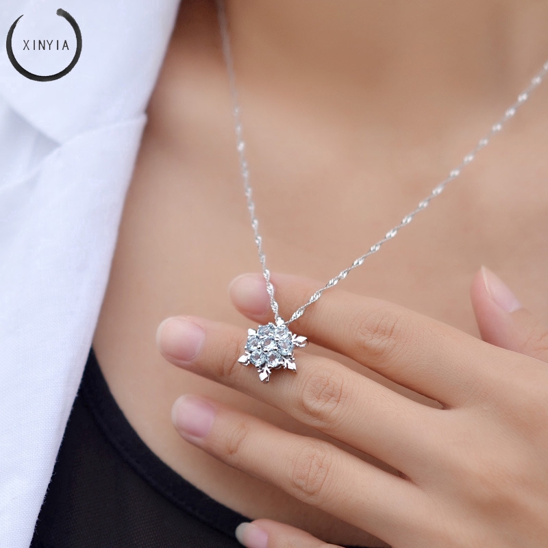 Vòng choker hình hoa tuyết đính đá thời trang sang trọng