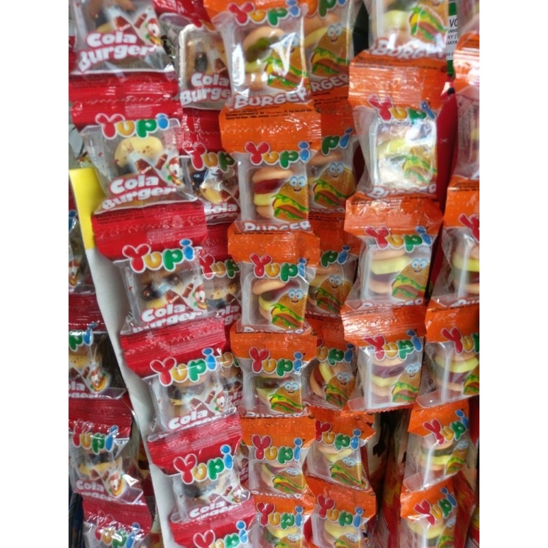 Kẹo dẻo Yupi burger hương trái cây/ cola dây 10 gói*8g