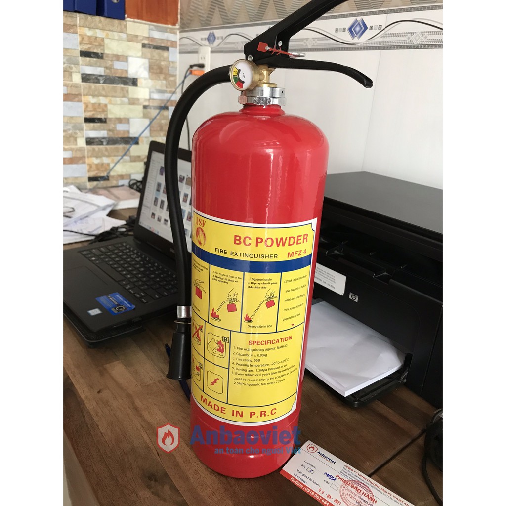 Bình chữa cháy chuyên dùng cho cửa hàng, quán ăn, văn phòng, nhà ở - bột ABC 4kg. Model: MFZL4