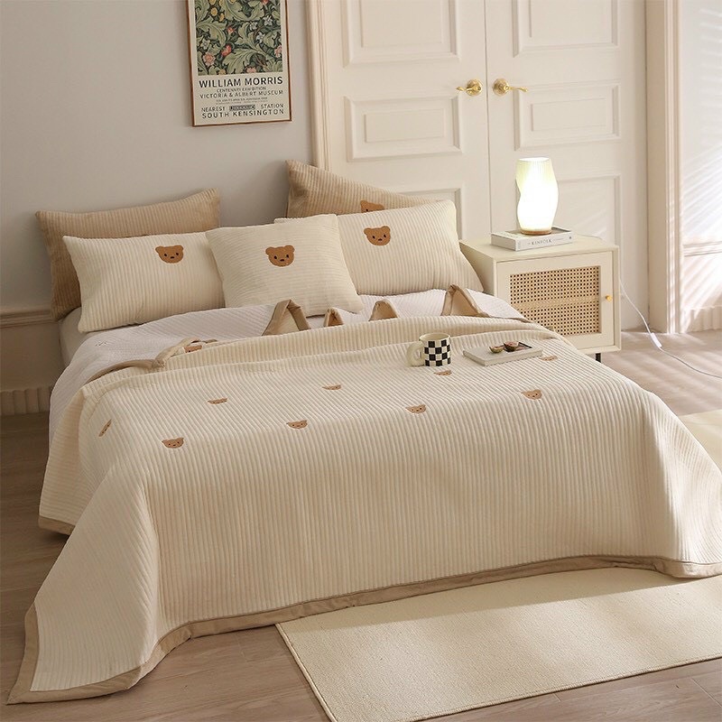 Bộ chăn và gối Chần Bông Teddy Bear Nỉ Nhung Và Cotton Linen