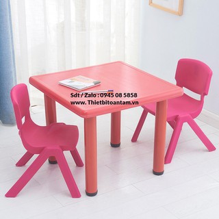 COMBO 1 Bàn nhập khẩu + 4 Ghế nhựa đúc trẻ em