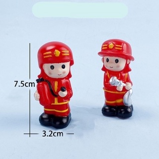 Trang trí bánh mô hình 2 bé lính cứu hỏa đỏ