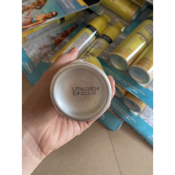 Xịt chống nắng Neutrogena Beach Defense Sunscreen Spay Broad Spectrum SPF 60+ 240g