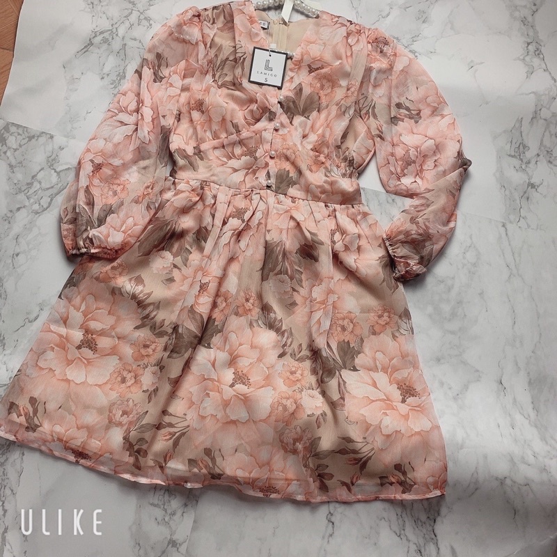 Pass váy hoa mua tại Hinstore còn nguyên tag