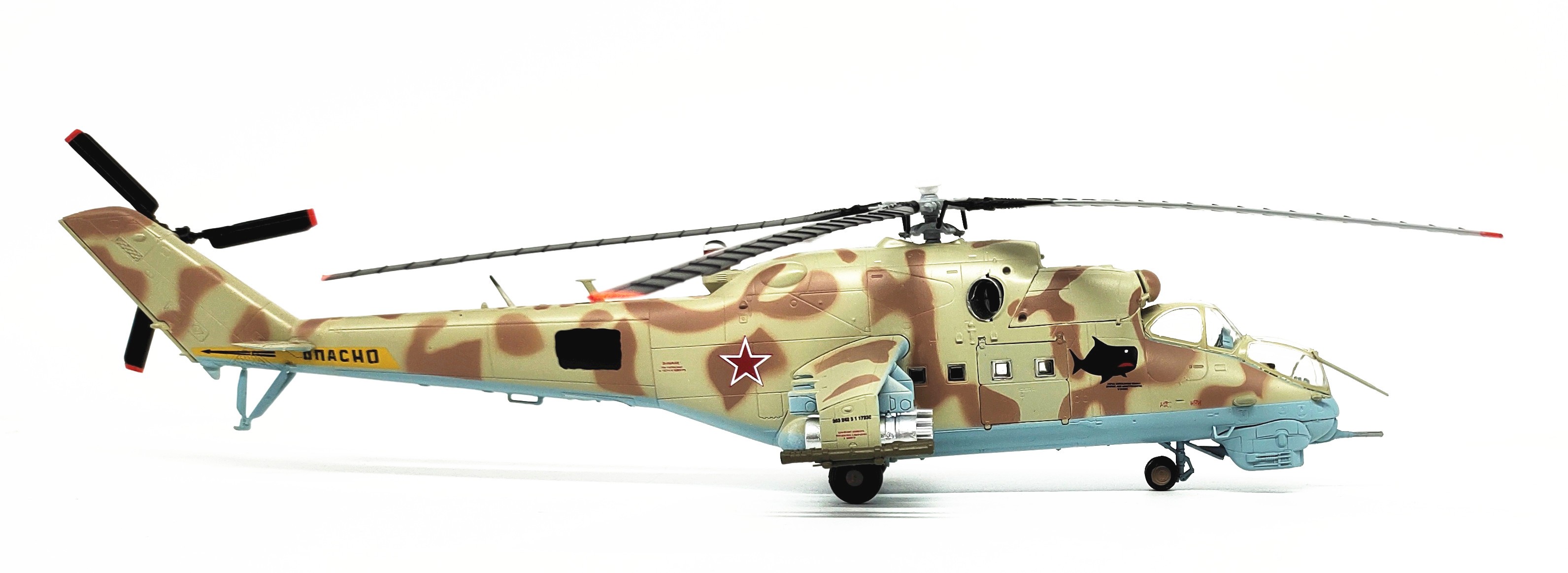 Mô Hình Máy Bay Trực Thăng Soviet Rice 24 Weapon Mi-24 Tỉ Lệ 1: 72
