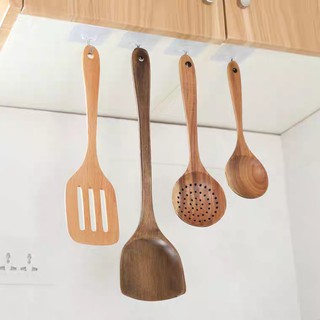 Móc dán tường chịu lực trong suốt