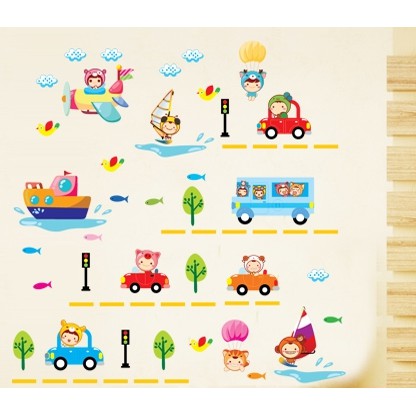 Decal dán tường Bé lái ô tô
