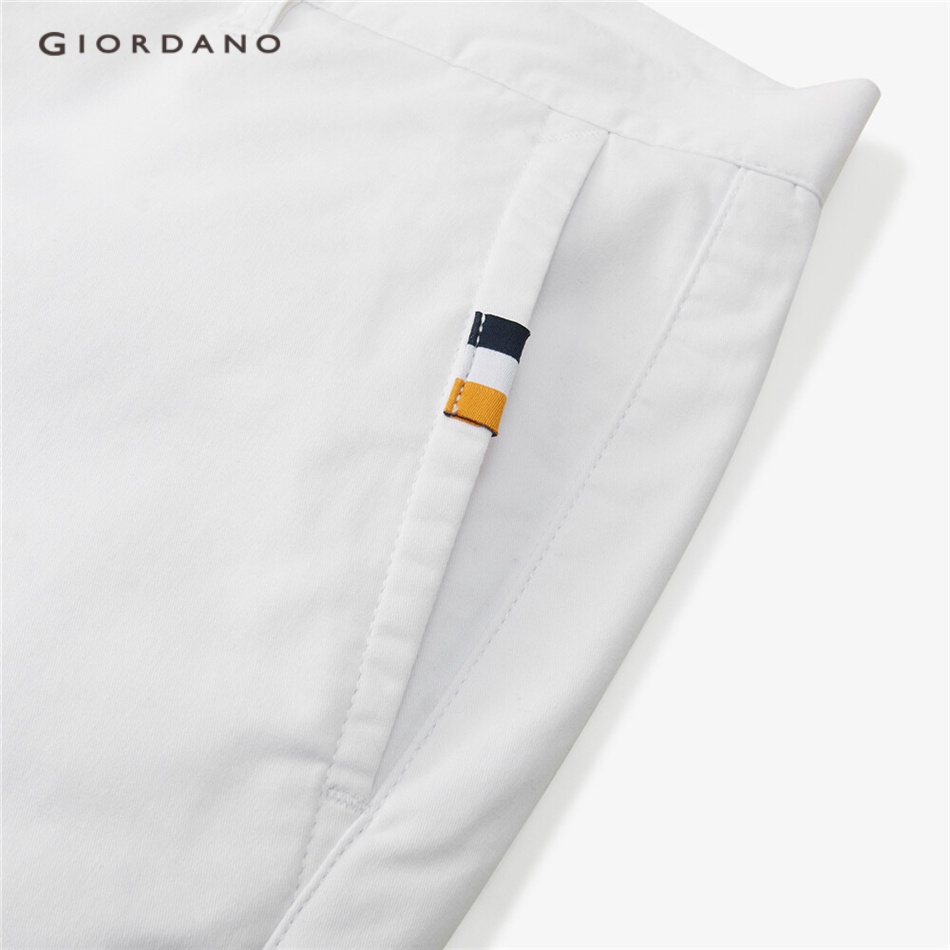 Quần short GIORDANO 13102231 mỏng nhe giản dị thời trang mùa hè cho nam