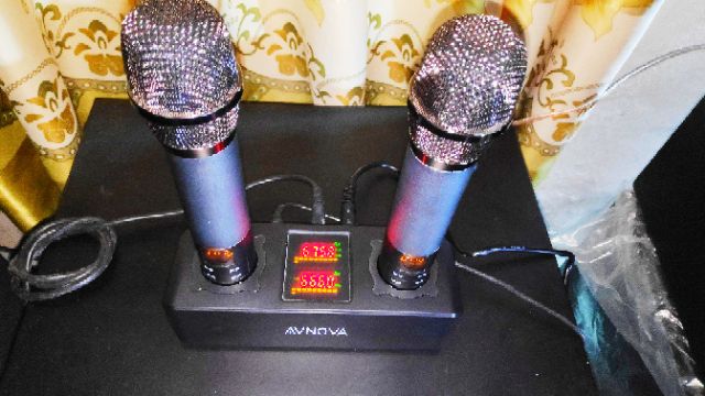 Micro không dây karaoke thần thánh AVNOVA