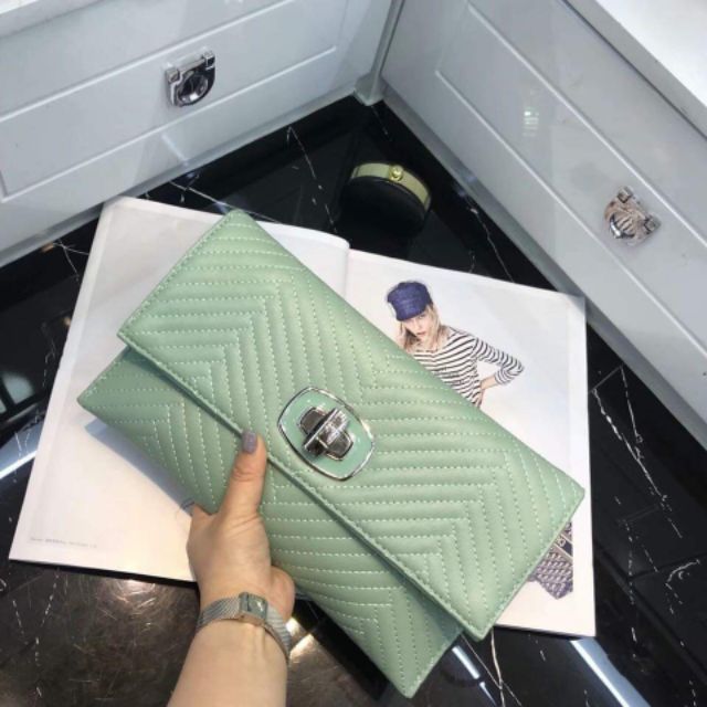 Ví cầm tay size 28