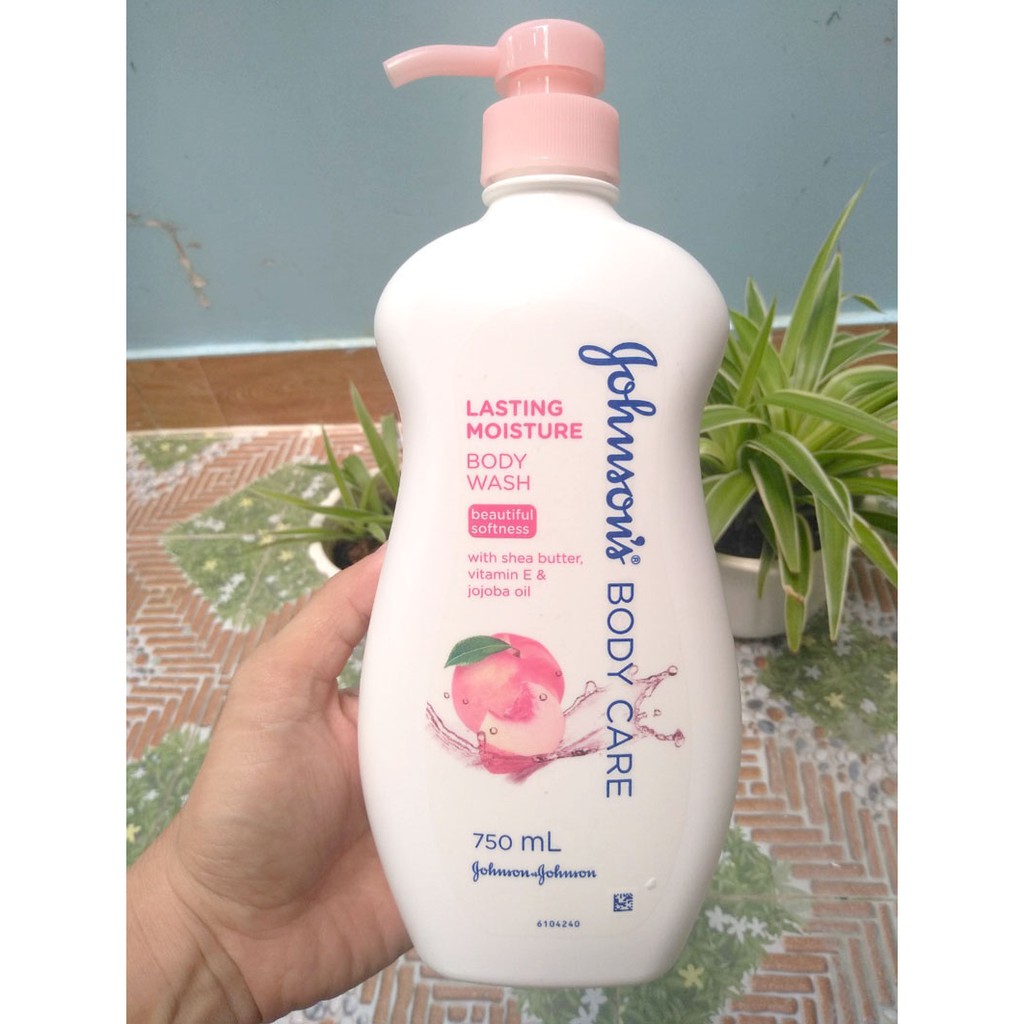 Sữa tắm Johnson &amp; Johnson 750ml