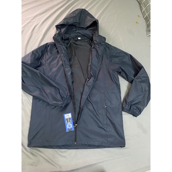 Áo gió trung niên