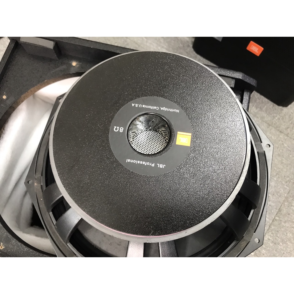 Loa sub hơi JBL 718 là sub sân khấu có bass 4 tấc , công suất 2000w ,Sub hơi JBL 718 nhập khẩu  TQ
