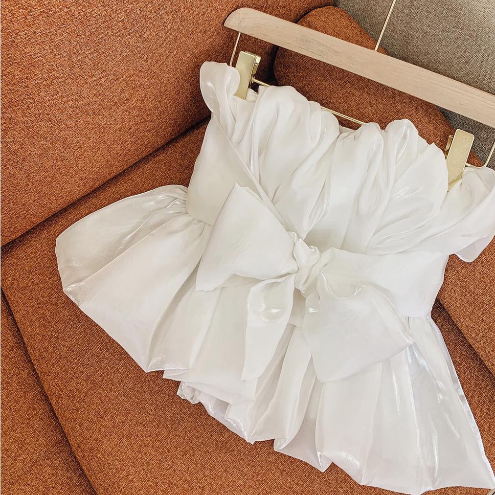 Áo trắng bèo cúp ngực trẻ trung xinh xắn