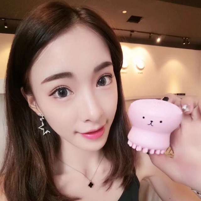 Mút RỬA MẶT BẠCH TUỘC, cọ MASSAGE MẶT KIỂU HÀN QUỐC | BigBuy360 - bigbuy360.vn