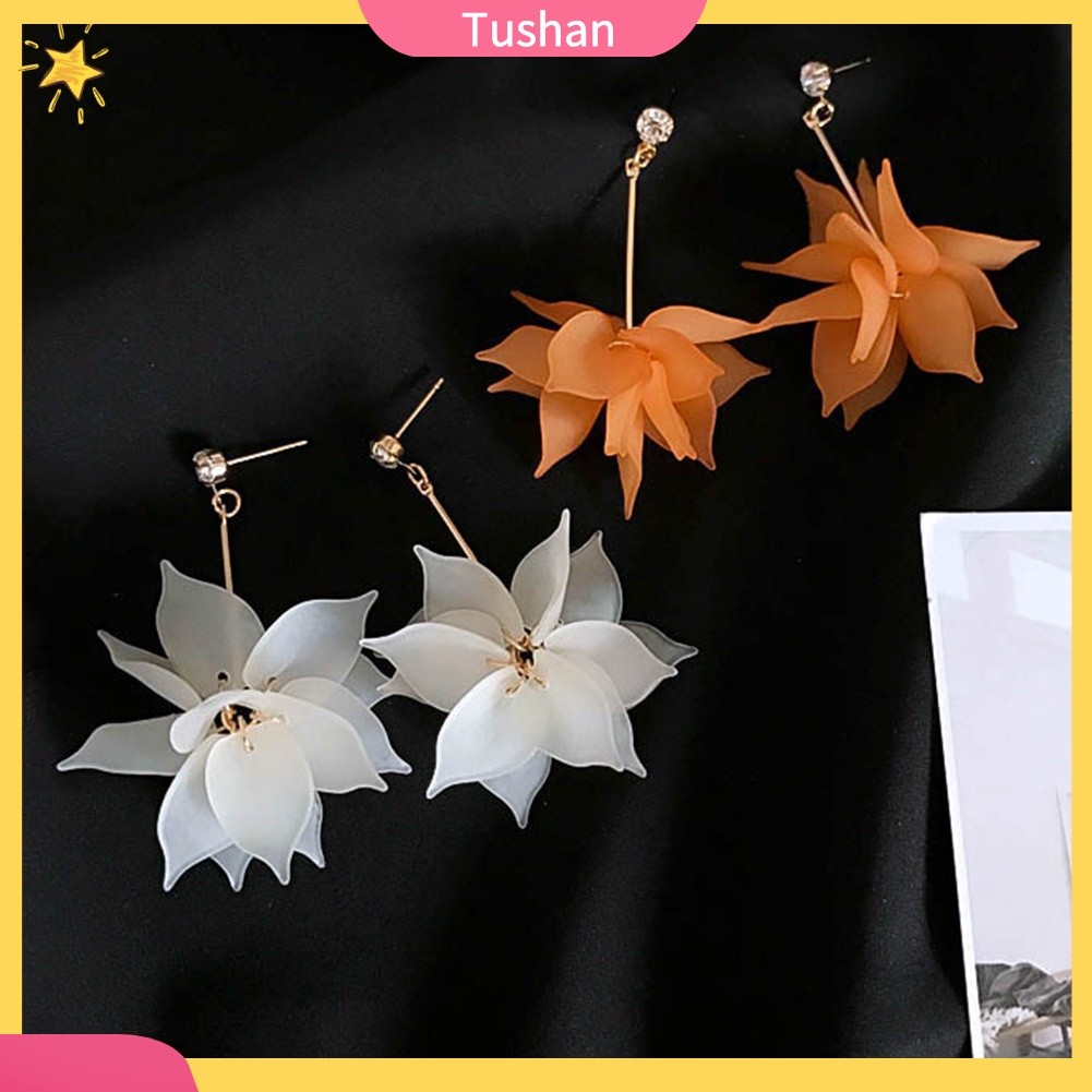 Khuyên tai dáng dài hình cánh hoa bằng nhựa thời trang nữ