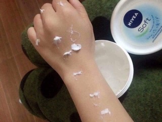 200ml Nivea chống nẻ
